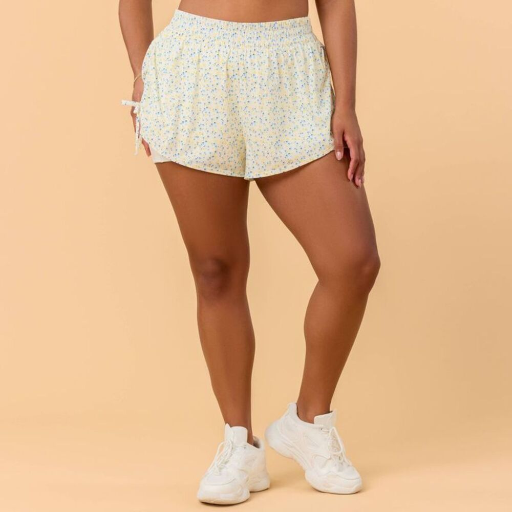 Blogilates -  Women's Mommy & Me Tiny Bows Shorts - W White